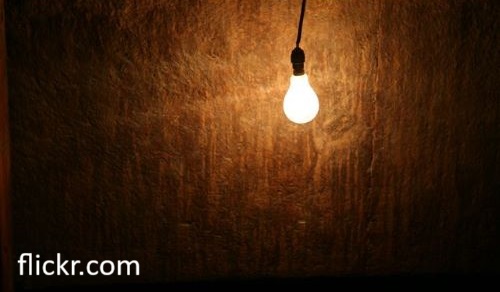 Демонстрация хрупкости современного мира lampochka elektrichestvo svet