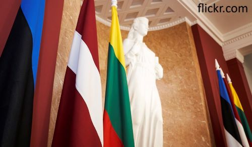 Пора подумать о санкциях? pribaltika estonia latvia litva flag